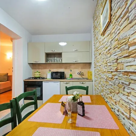 Apartment Tina