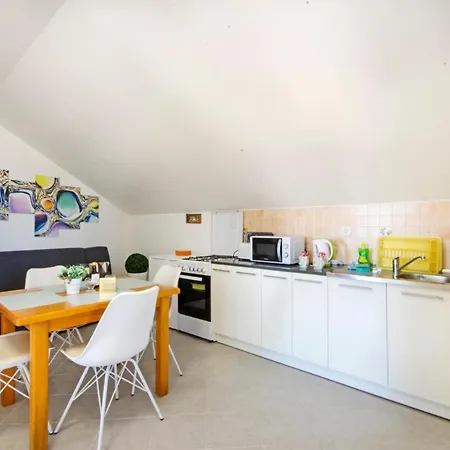 Tina Apartment *