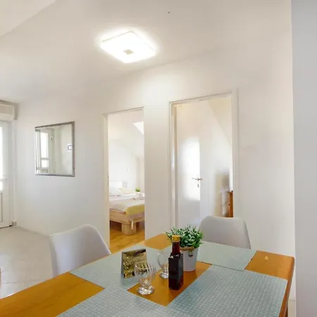 Apartment Tina